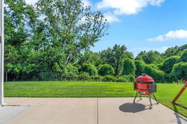 2922 Christopher Drive, St Louis, MO 63129