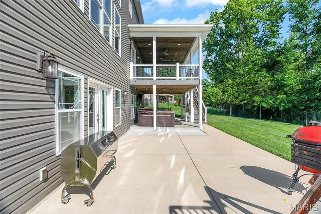 2922 Christopher Drive, St Louis, MO 63129