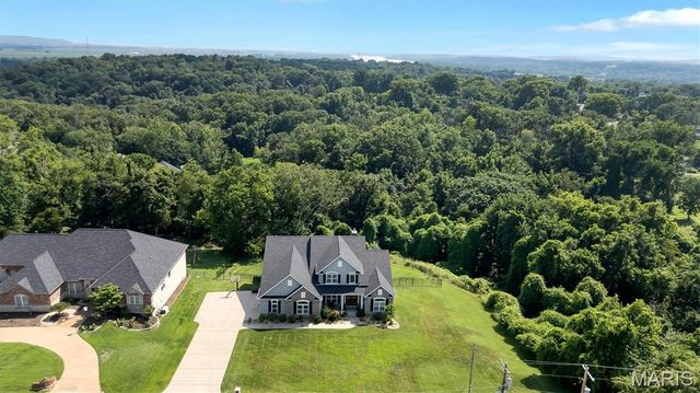 2922 Christopher Drive, St Louis, MO 63129