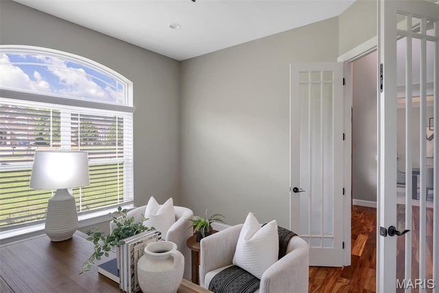 2922 Christopher Drive, St Louis, MO 63129