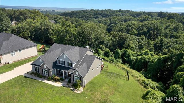 2922 Christopher Drive, St Louis, MO 63129