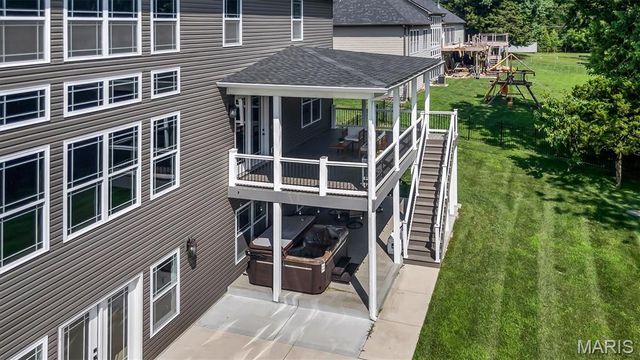 2922 Christopher Drive, St Louis, MO 63129