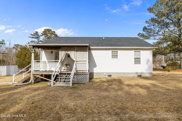 585 Roberts Road, Newport, NC 28570