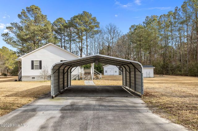 585 Roberts Road, Newport, NC 28570