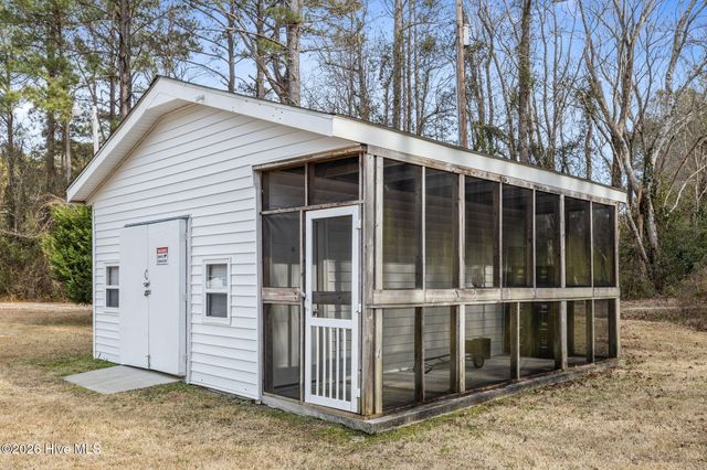 585 Roberts Road, Newport, NC 28570