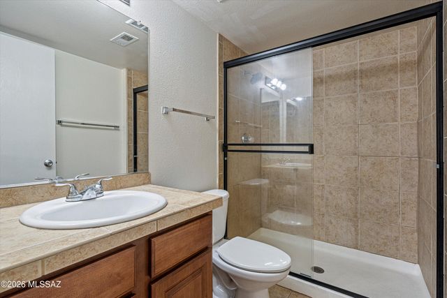 1810 E Blacklidge Dr Apt 610, Tucson, AZ 85719