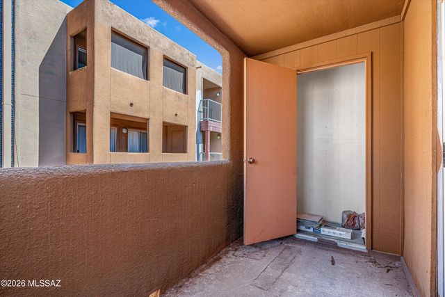 1810 E Blacklidge Dr Apt 610, Tucson, AZ 85719