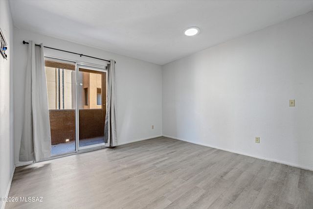 1810 E Blacklidge Dr Apt 610, Tucson, AZ 85719