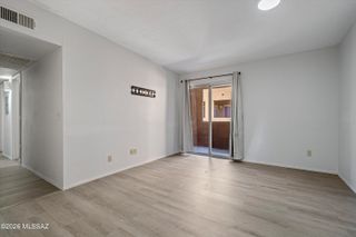 1810 E Blacklidge Dr Apt 610, Tucson, AZ 85719