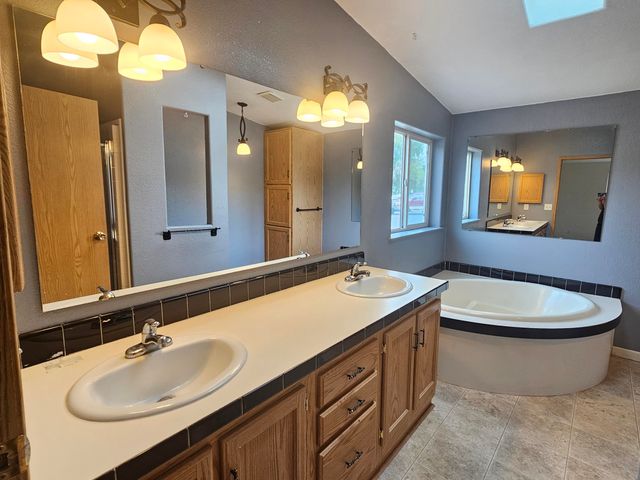 6338 Katie Lane, Klamath Falls, OR 97603
