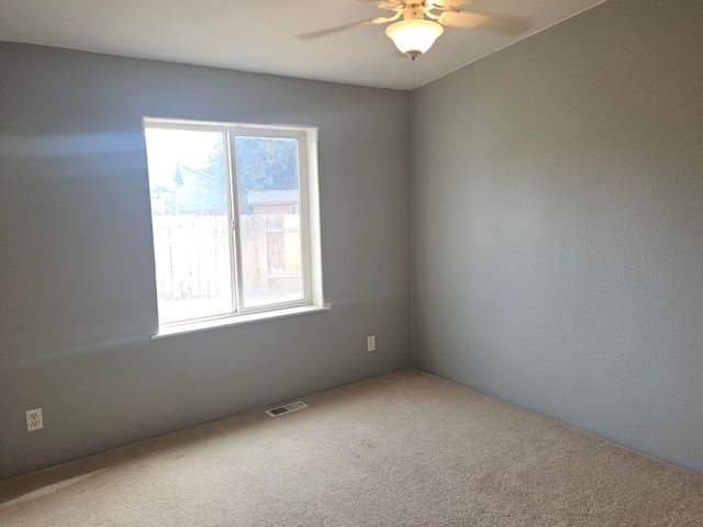 6338 Katie Lane, Klamath Falls, OR 97603