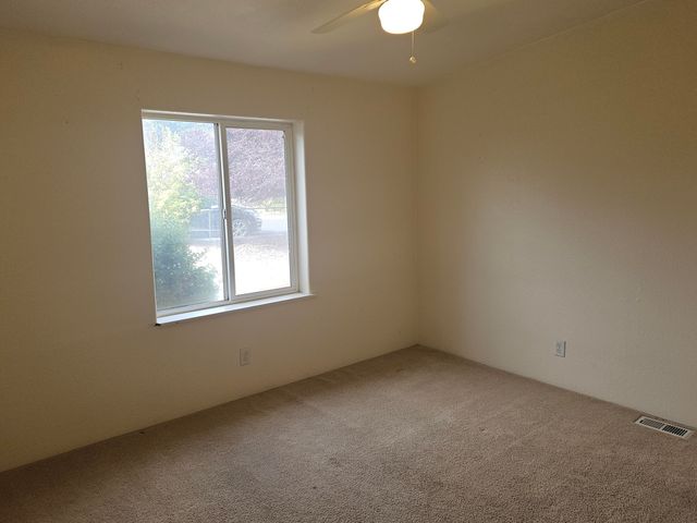 6338 Katie Lane, Klamath Falls, OR 97603