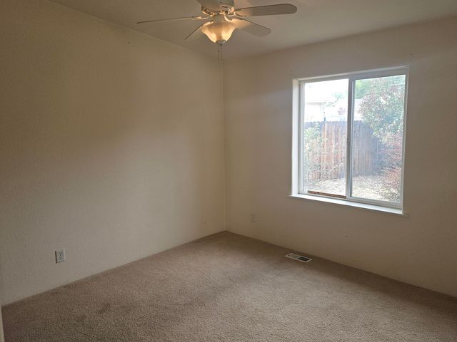 6338 Katie Lane, Klamath Falls, OR 97603