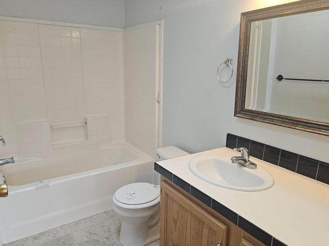 6338 Katie Lane, Klamath Falls, OR 97603