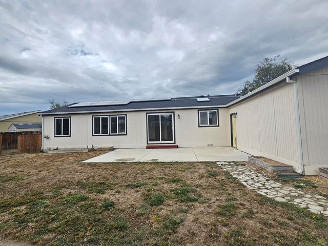 6338 Katie Lane, Klamath Falls, OR 97603