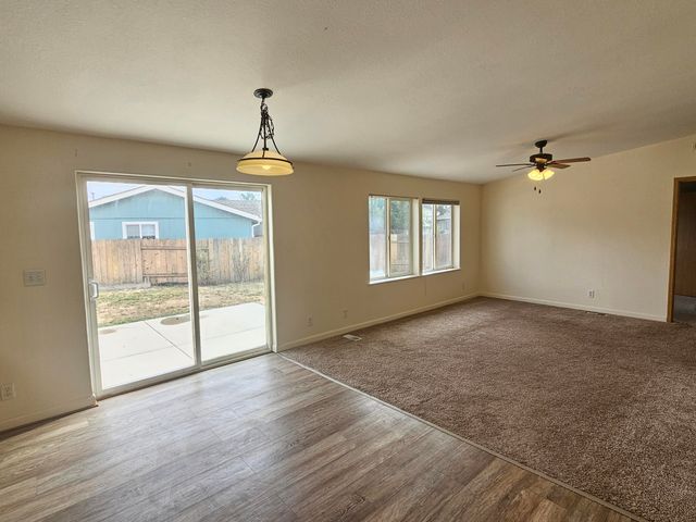 6338 Katie Lane, Klamath Falls, OR 97603