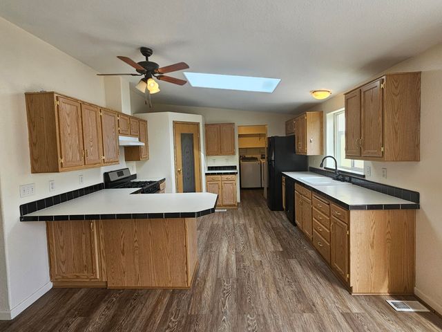 6338 Katie Lane, Klamath Falls, OR 97603