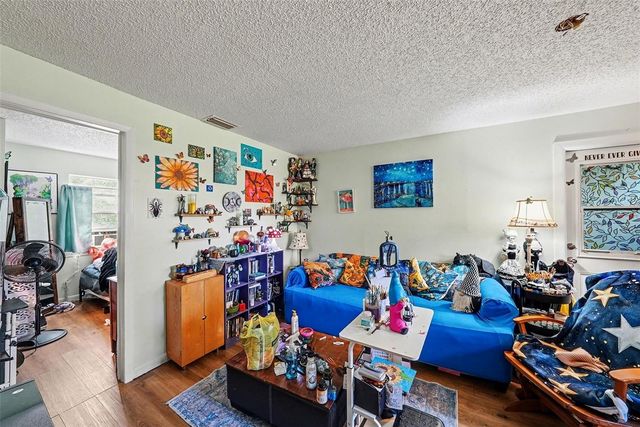 209 DENNISON ROAD, Lutz, FL 33548