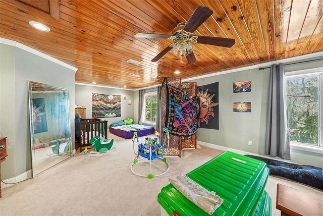 209 DENNISON ROAD, Lutz, FL 33548