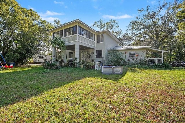 209 DENNISON ROAD, Lutz, FL 33548