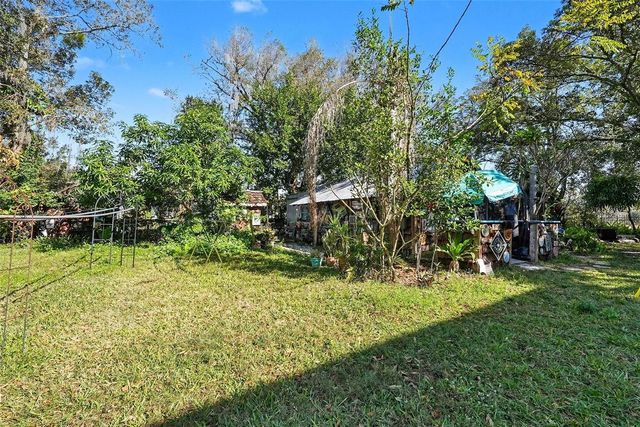 209 DENNISON ROAD, Lutz, FL 33548