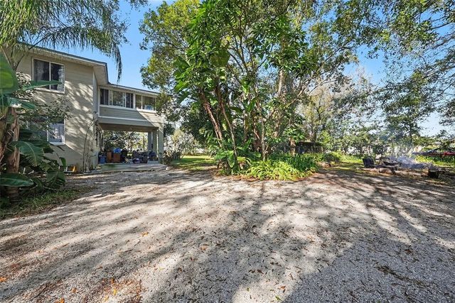 209 DENNISON ROAD, Lutz, FL 33548