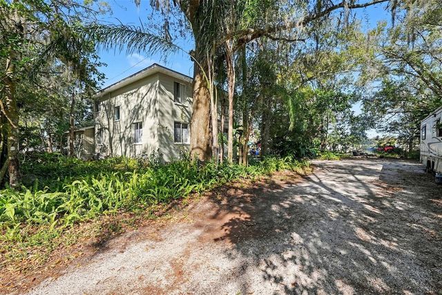 209 DENNISON ROAD, Lutz, FL 33548