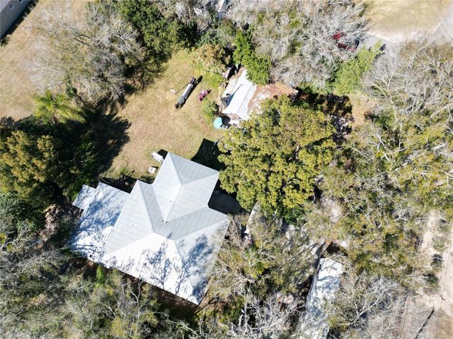 209 DENNISON ROAD, Lutz, FL 33548