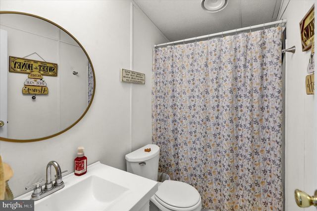 102 BRIDLEWOOD CT S, Lancaster, PA 17603