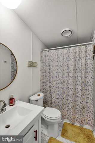 102 BRIDLEWOOD CT S, Lancaster, PA 17603