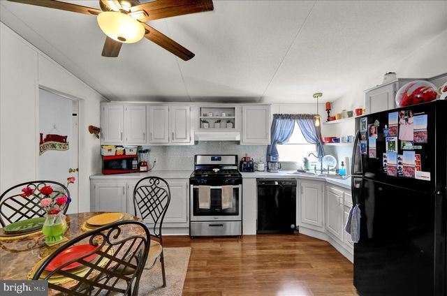 102 BRIDLEWOOD CT S, Lancaster, PA 17603