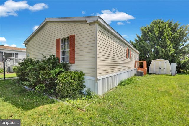 102 BRIDLEWOOD CT S, Lancaster, PA 17603