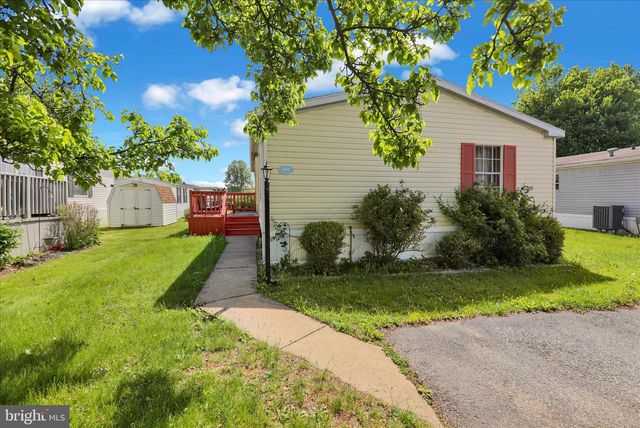 102 BRIDLEWOOD CT S, Lancaster, PA 17603
