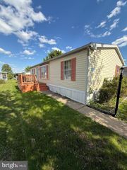 102 BRIDLEWOOD CT S, Lancaster, PA 17603
