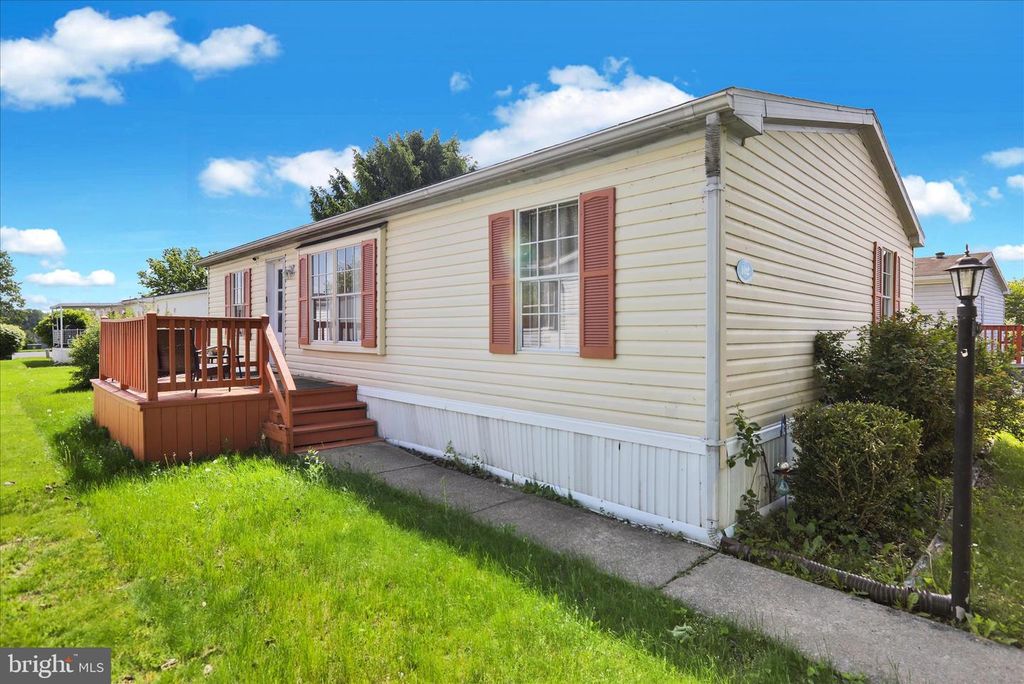 102 BRIDLEWOOD CT S, Lancaster, PA 17603