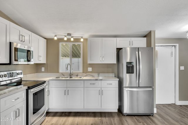 2000 S APACHE Road 220, Buckeye, AZ 85326