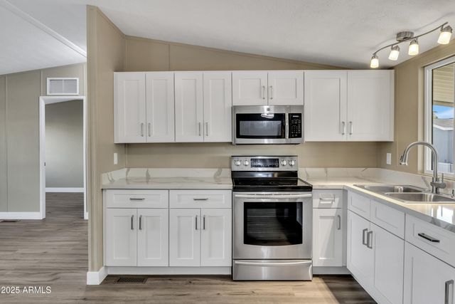 2000 S APACHE Road 220, Buckeye, AZ 85326