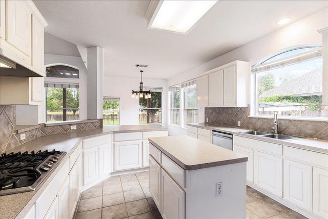 1253 Fall Creek LOOP, Cedar Park, TX 78613