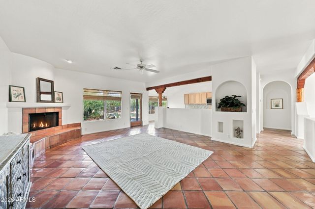 37836 N 4TH Street, Phoenix, AZ 85086