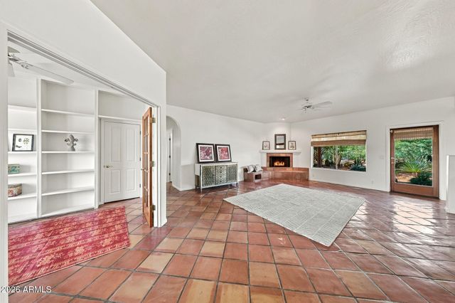 37836 N 4TH Street, Phoenix, AZ 85086