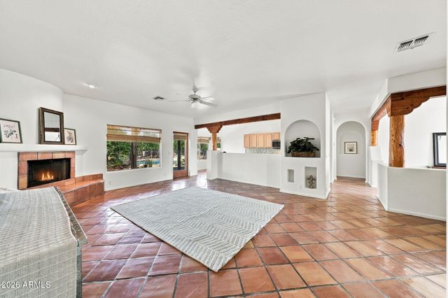 37836 N 4TH Street, Phoenix, AZ 85086