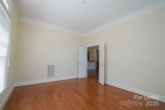 509 Lees Court Street, Charlotte, NC 28211