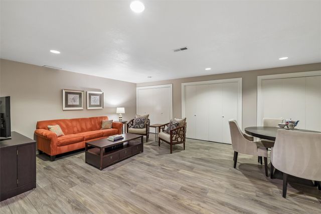 4817 Cedar Drive, West Des Moines, IA 50266