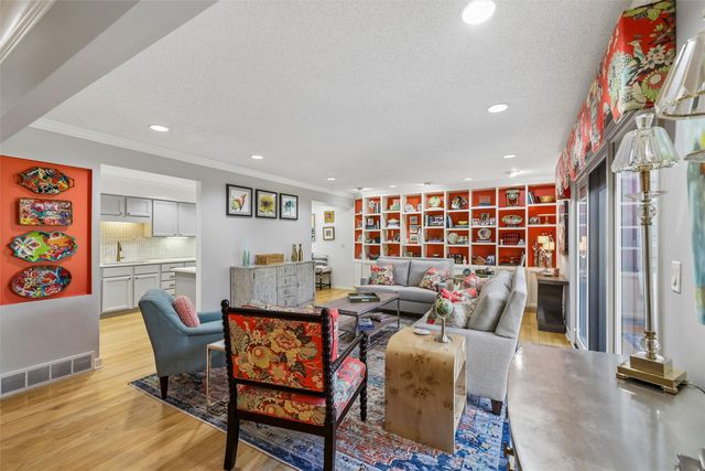 4817 Cedar Drive, West Des Moines, IA 50266