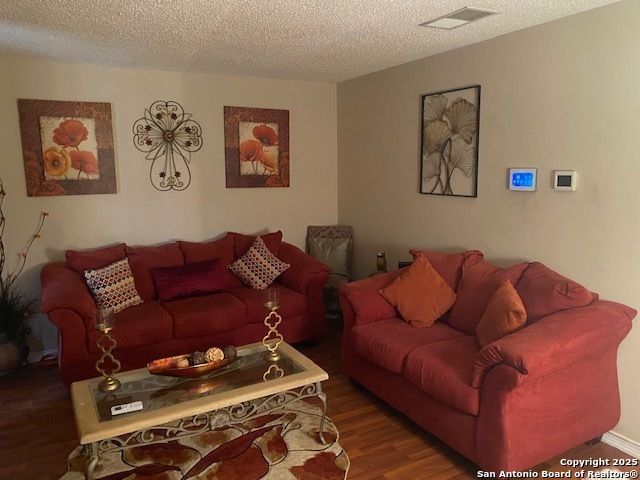 2406 Roseville, Kirby, TX 78219