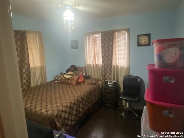 2406 Roseville, Kirby, TX 78219