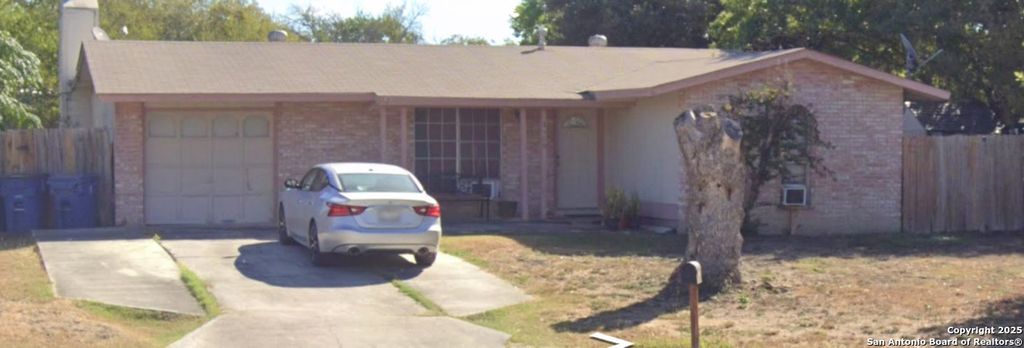 2406 Roseville, Kirby, TX 78219