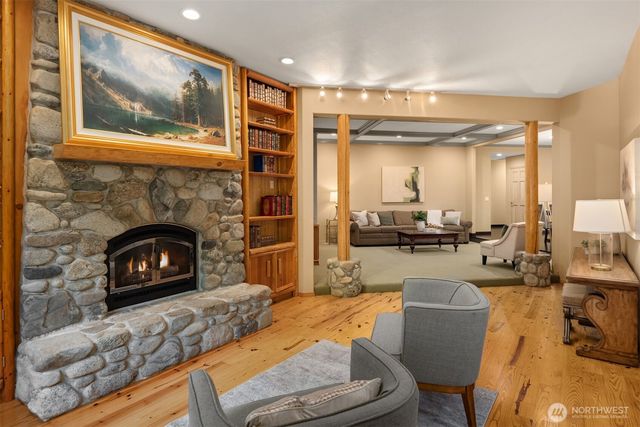 23401 82nd Avenue SE, Woodinville, WA 98072