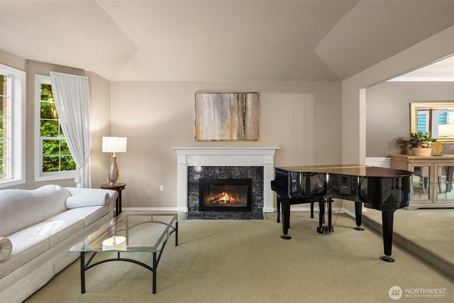 23401 82nd Avenue SE, Woodinville, WA 98072