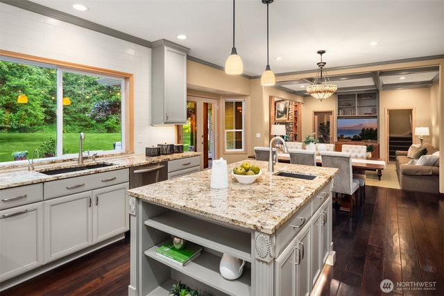 23401 82nd Avenue SE, Woodinville, WA 98072